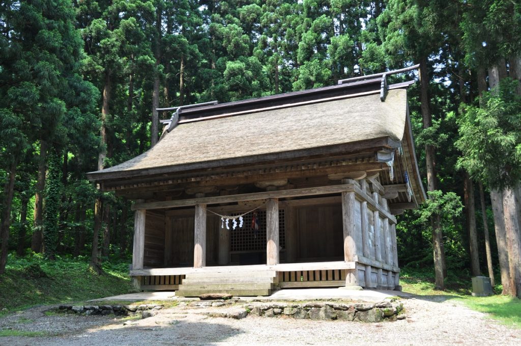 保呂羽山波宇志別神社神楽殿